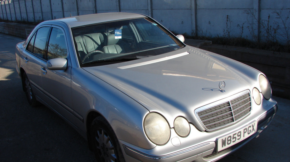 Buton avarie, inchidere Mercedes-Benz E-Class W210/S210 [facelift] [1999 - 2002] Sedan E 220 CDI MT (143 hp) E220 CDI 2.2 CDI