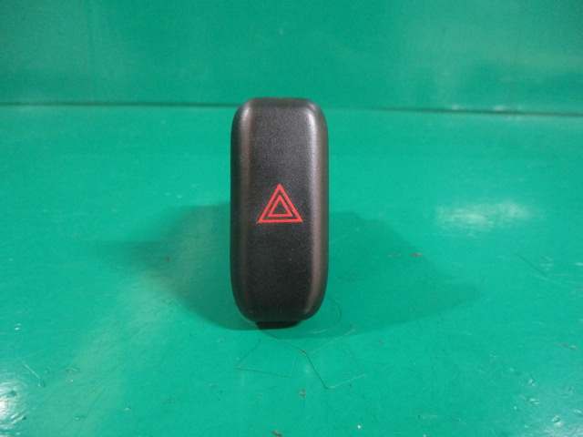 BUTON AVARIE MITSUBISHI PAJERO PININ FAB. 1999 – 2007 ⭐⭐⭐⭐⭐