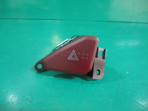 BUTON AVARIE MITSUBISHI PAJERO SHOGUN III FAB. 1999 – 2007 ⭐⭐⭐⭐⭐