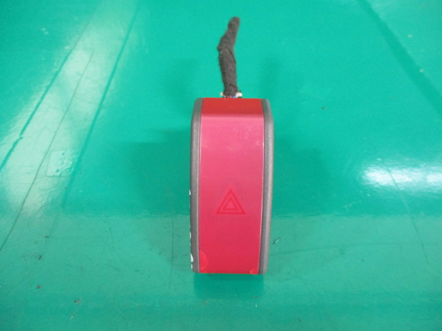 BUTON AVARIE OPEL CORSA C FAB. 2000 – 2009 ⭐⭐⭐⭐⭐