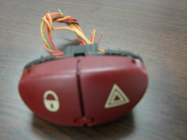 Buton avarie si blocare usi Peugeot 307 [2001 - 2005] wagon 2.0 HDi MT (90 hp) (3E)