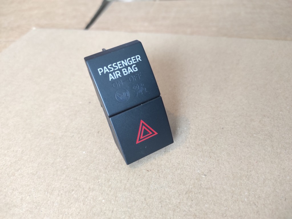 Buton avarie Skoda Superb 3 B8 2017 cod 3V0953507 NOU