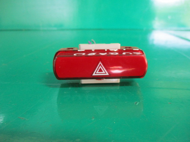 BUTON AVARIE SUBARU FORESTER SH 4X4 FAB. 2008 - 2013 ⭐⭐⭐⭐⭐
