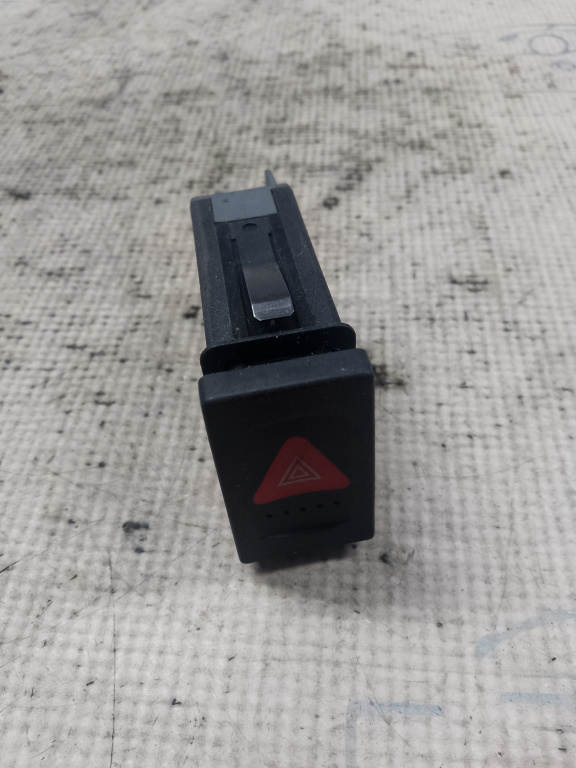 Buton avarie Volkswagen Passat B5 2004, 3B0953235D