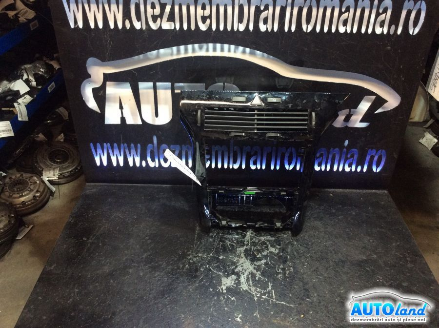 Buton Avarii 13100105 +grila Ventilatie Opel ASTRA H 2004