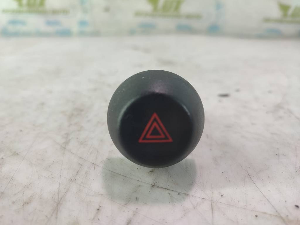 Buton avarii 15B060 Toyota Rav 4 3 (XA30) [2005 - 2010] 2.2 d-4d 2ADFTV
