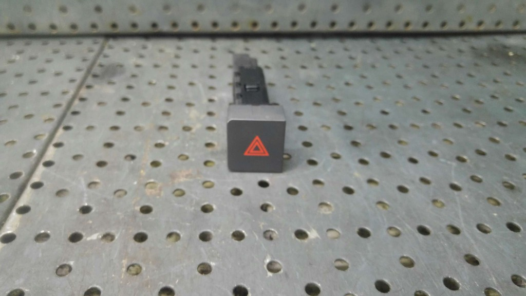 Buton avarii chevrolet captiva c100 c140 202005304