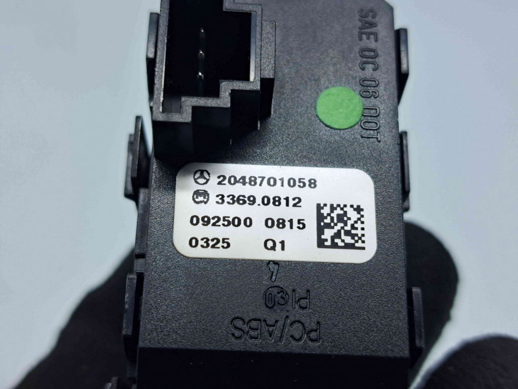 Buton avarii Mercedes Clasa C (W204) [Fabr 2007-2014] A2048701058