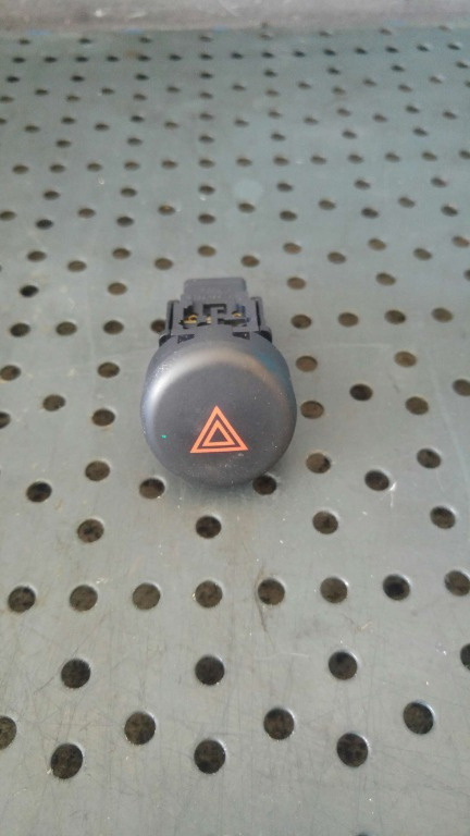 Buton avarii nissan juke f15