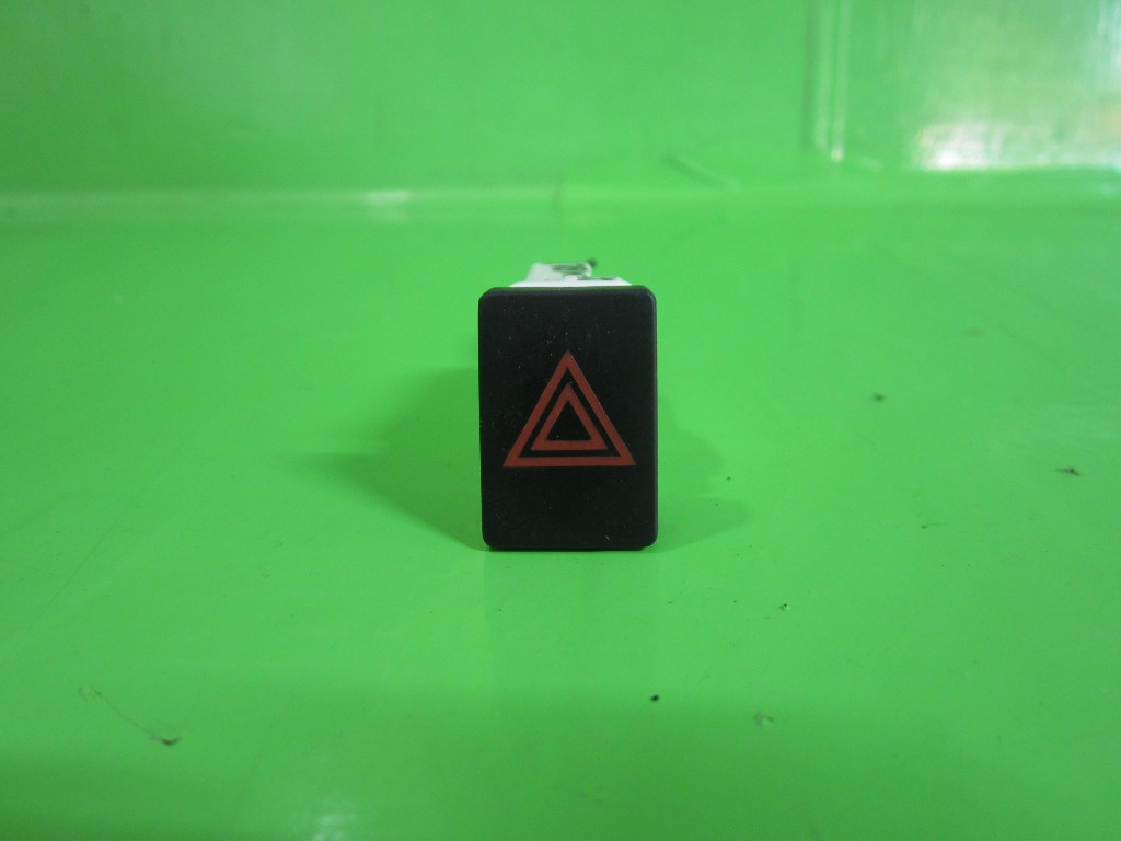 BUTON AVARII NISSAN QASHQAI J10 FAB. 2006 - 2013 ⭐⭐⭐⭐⭐