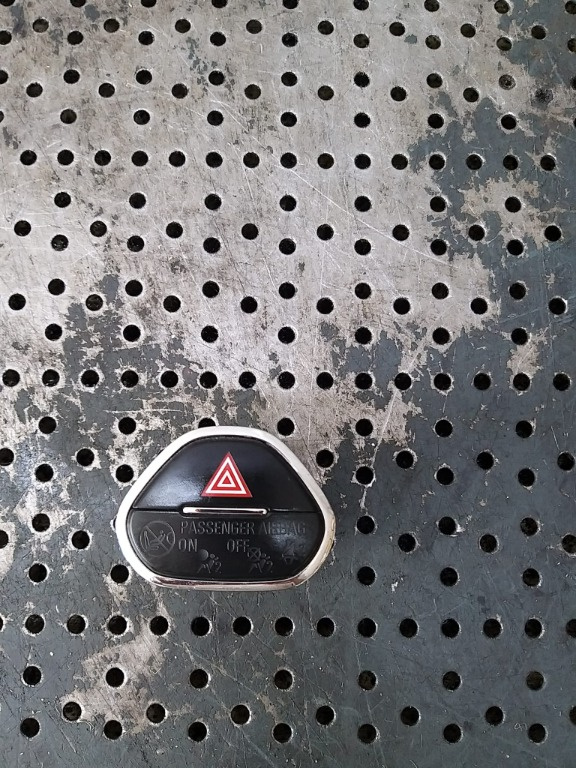 Buton avarii opel corsa e x15 13363976 10093605