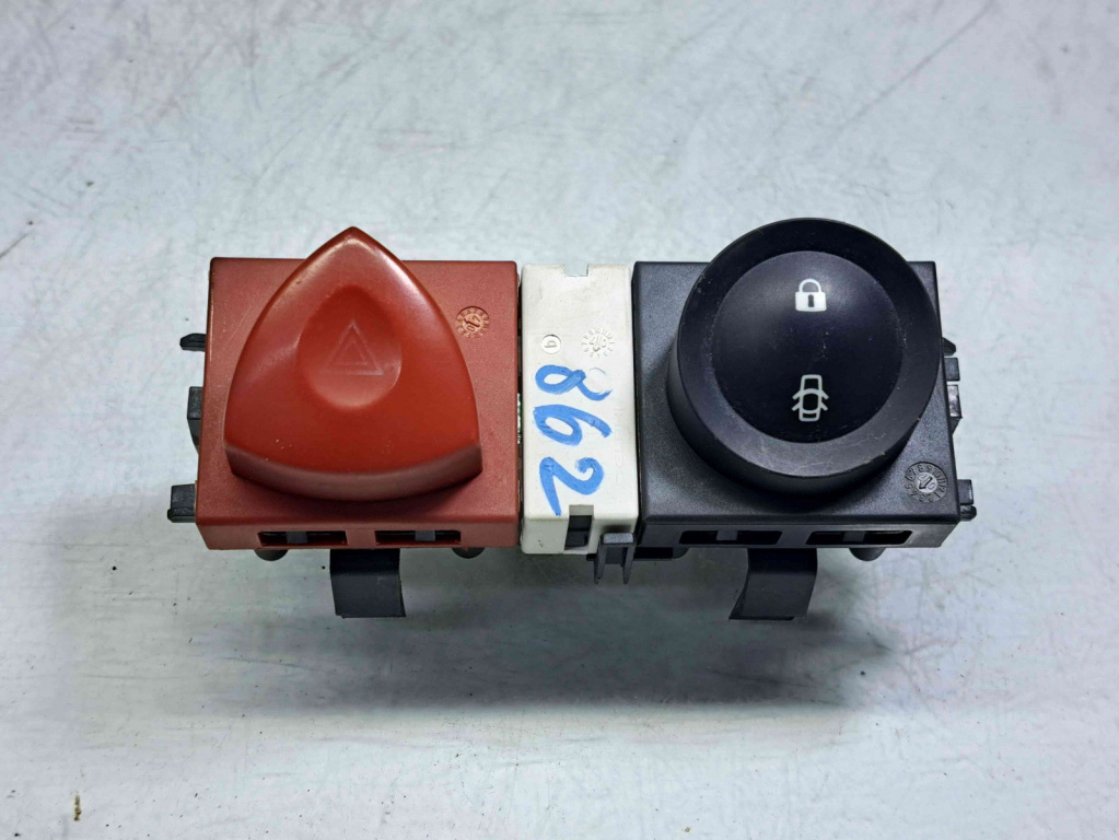 Buton avarii Renault Megane 2 [Fabr 2002-2008] 8200407415