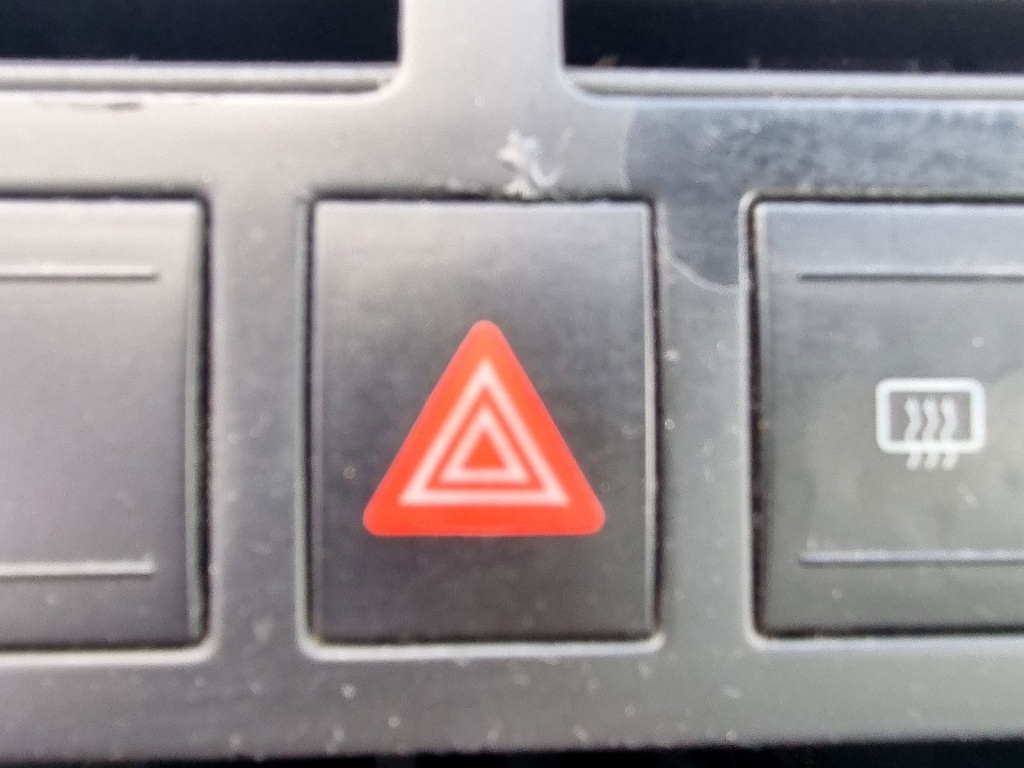 Buton avarii Volkswagen Polo (9N) [Fabr 2001-2008] 1.2 Benz AZQ 47KW / 64CP