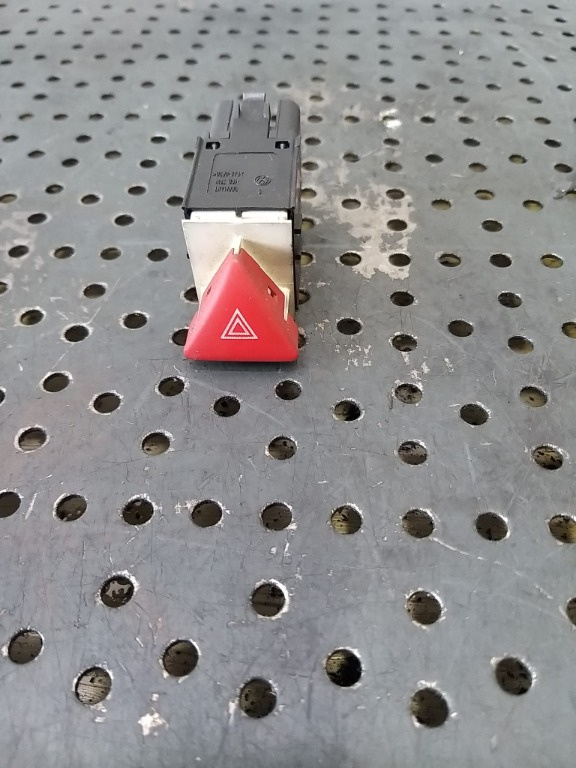 Buton avarii vw passat b6 3c 3c0953509a