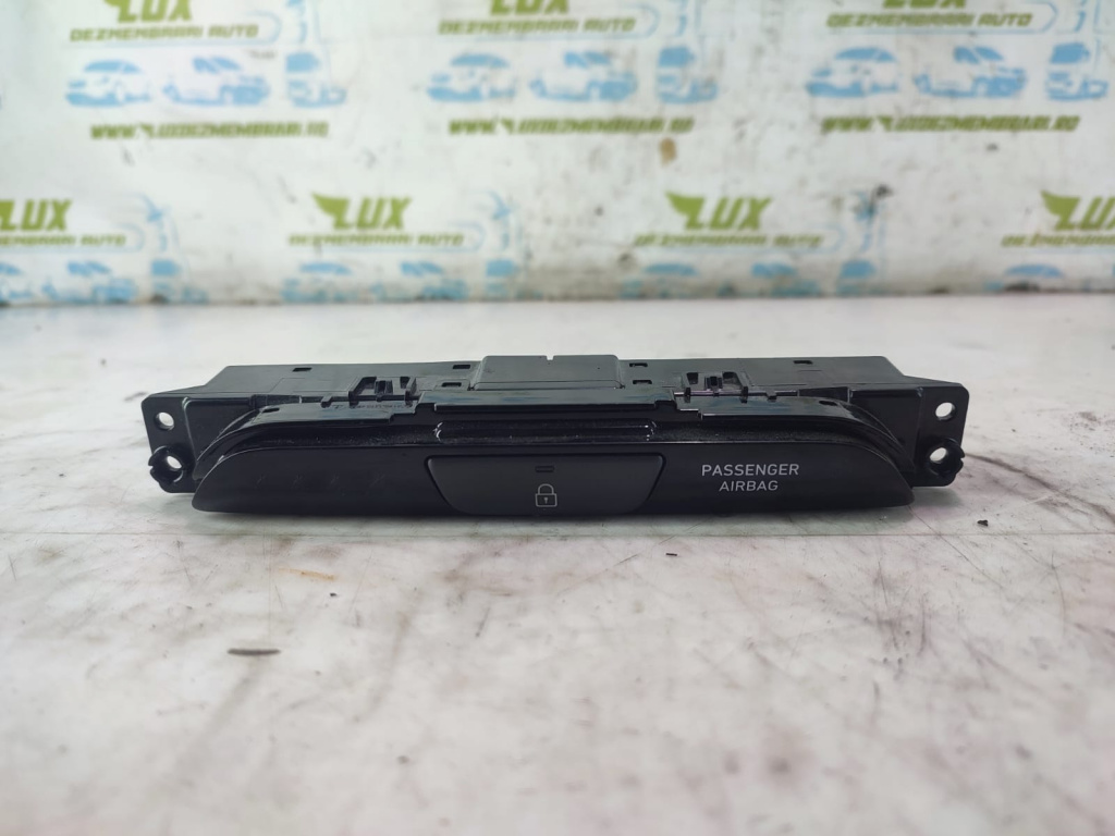 Buton blocare deblocare 3C81Y0-1410 Hyundai i30 PD 3 [2th facelift] [2020 - 2024] 1.5 benzina G4LC