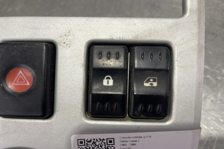 Buton blocare deblocare usi 8200751184 Dacia Logan [2004 - 2008] Sedan 1.4 MT (75 hp)