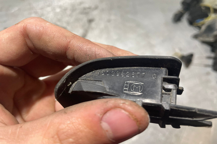 Buton blocare deblocare usi Citroen Berlingo 2 [2008 - 2012] Minivan 1.6 HDi MT (75 hp)
