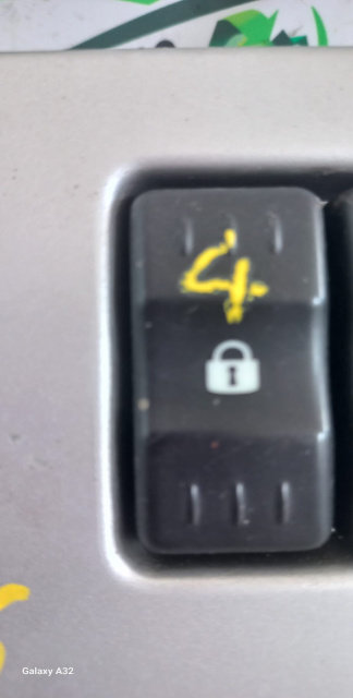 Buton blocare deblocare usi Dacia Logan [2004 - 2008] Sedan 1.5 dci MT (65hp)