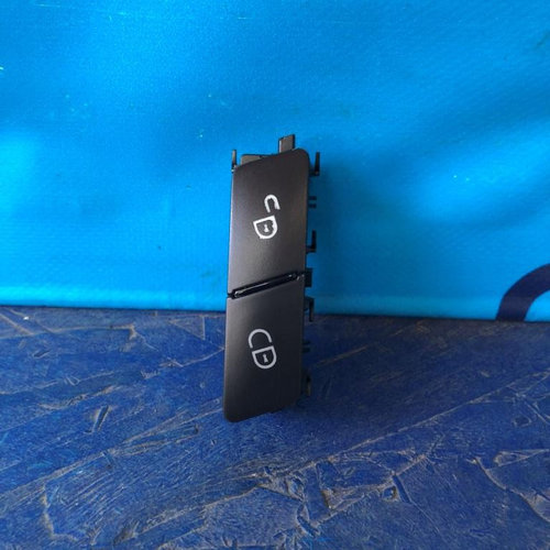 Buton blocare deblocare usi fata dreapta Mercedes E Class W212 2009-2016 COD A2049058502