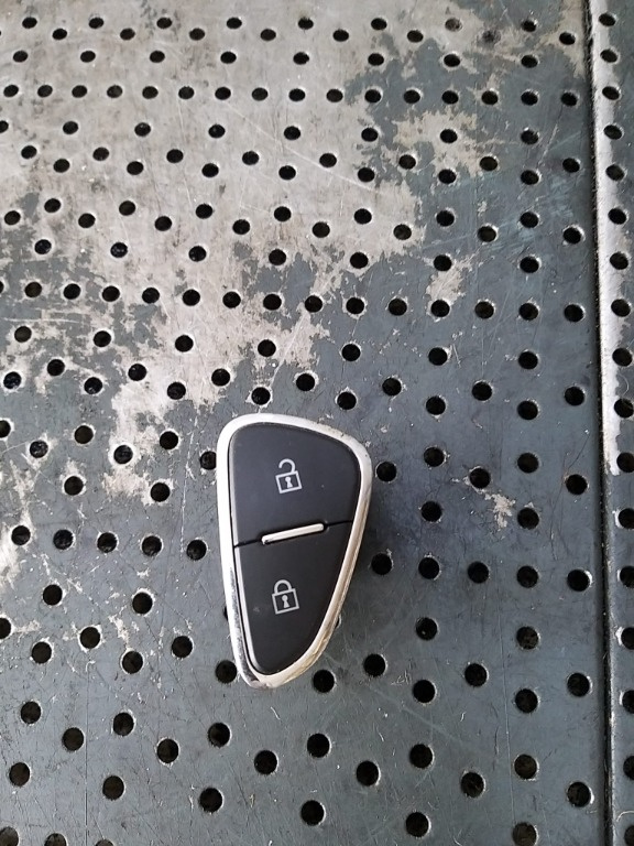 Buton blocare deblocare usi opel corsa e x15 13363826 10096074