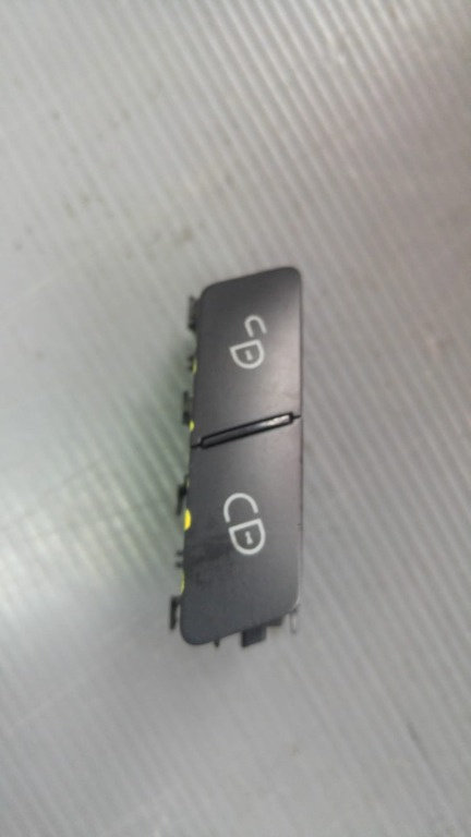 Buton blocare-deblocare usi usa dreapta fata mercedes c-class w204 break a20487064 03151610