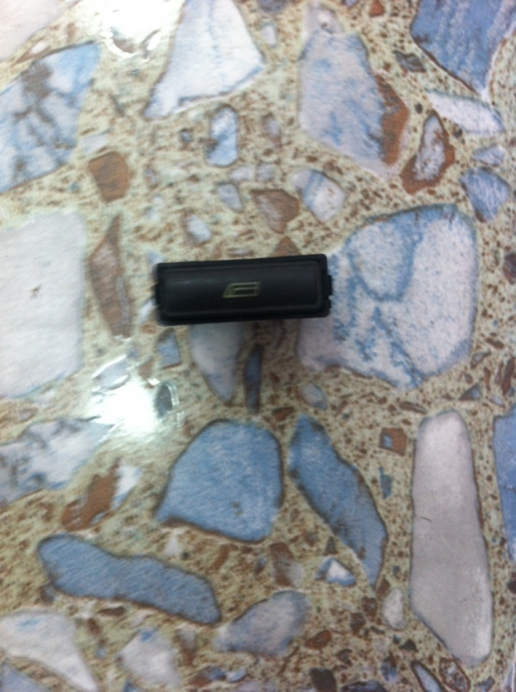 Buton blocare geamuri spate Audi A8 D2/4D [1994 - 1999] Sedan 4-usi 2.8 tiptronic (193 hp)