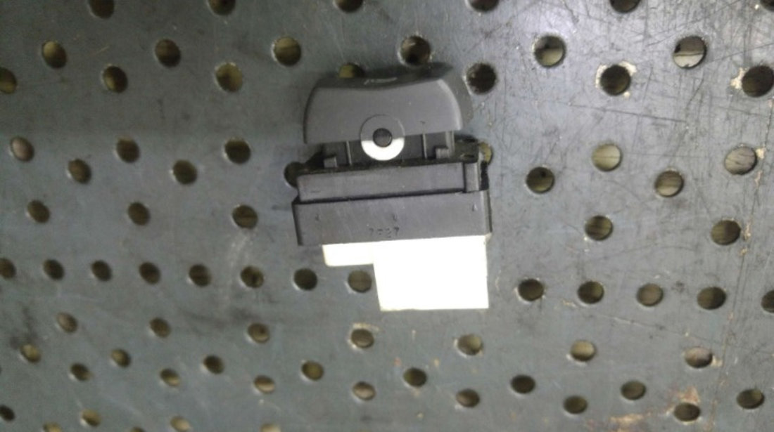 Buton blocare usa stanga fata opel antara a l07