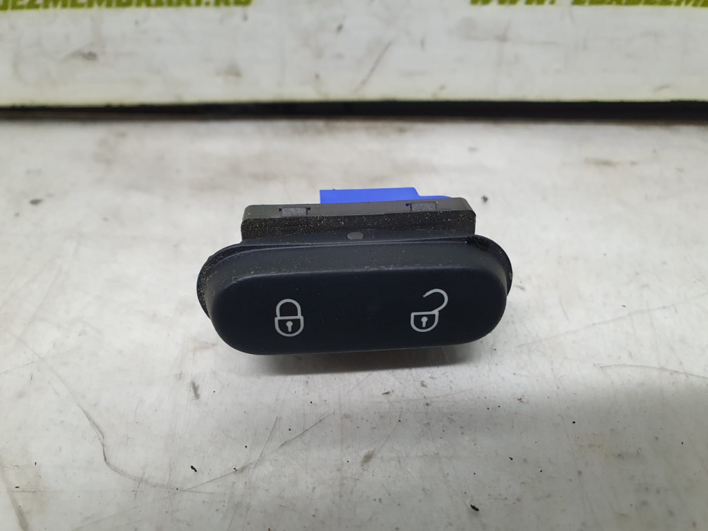 Buton blocare usi 5p0962125a Seat Altea XL [2006 - 2009] 1.6 tdi CAYC