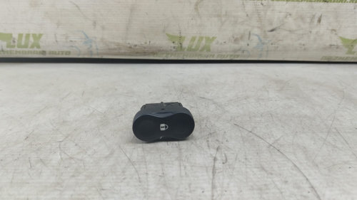 Buton blocare usi 870250 Dacia Sandero [2008 - 2012] 1.6 benzina K7M710