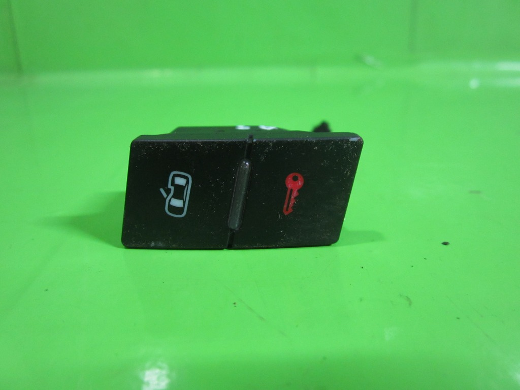 BUTON BLOCARE USI INTERIOR AUDI A3 8P FAB. 2003 - 2012 ⭐⭐⭐⭐⭐
