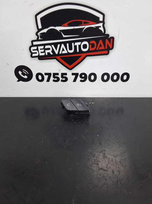 Buton blocare usi Mercedes-Benz C-Class (2014->) [W205] 1.6 Motorina 2017, A2059055251