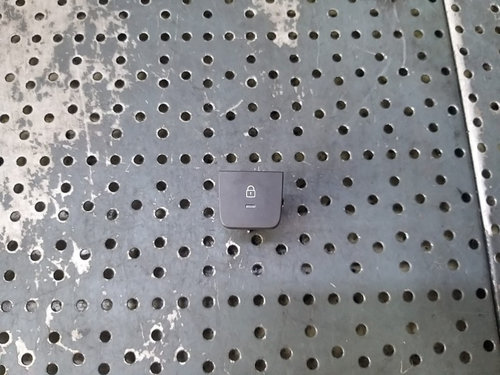 Buton blocare usi renault kadjar ha hl 252103091r 10337404