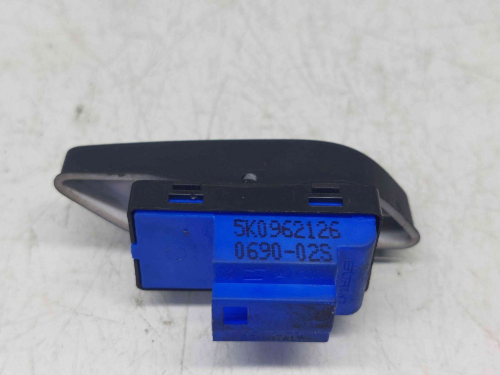 Buton blocare usi Volkswagen Golf 6 (5K1) [Fabr 2009-2013] 5K0962126