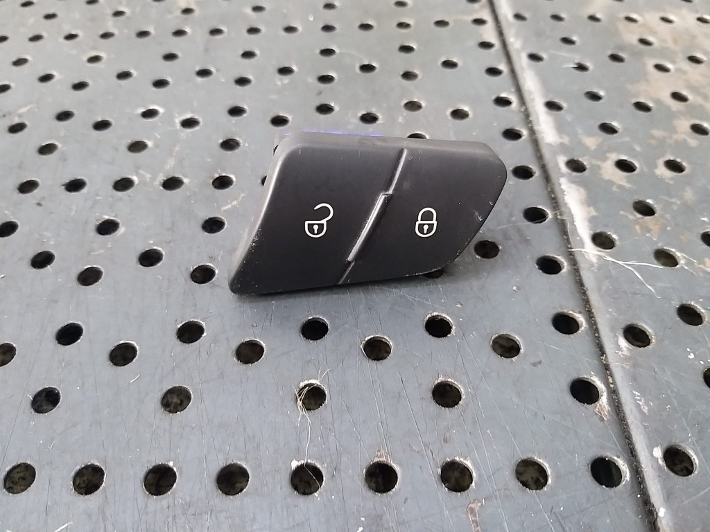 Buton blocare usi vw passat b6 3c 3c0962125b
