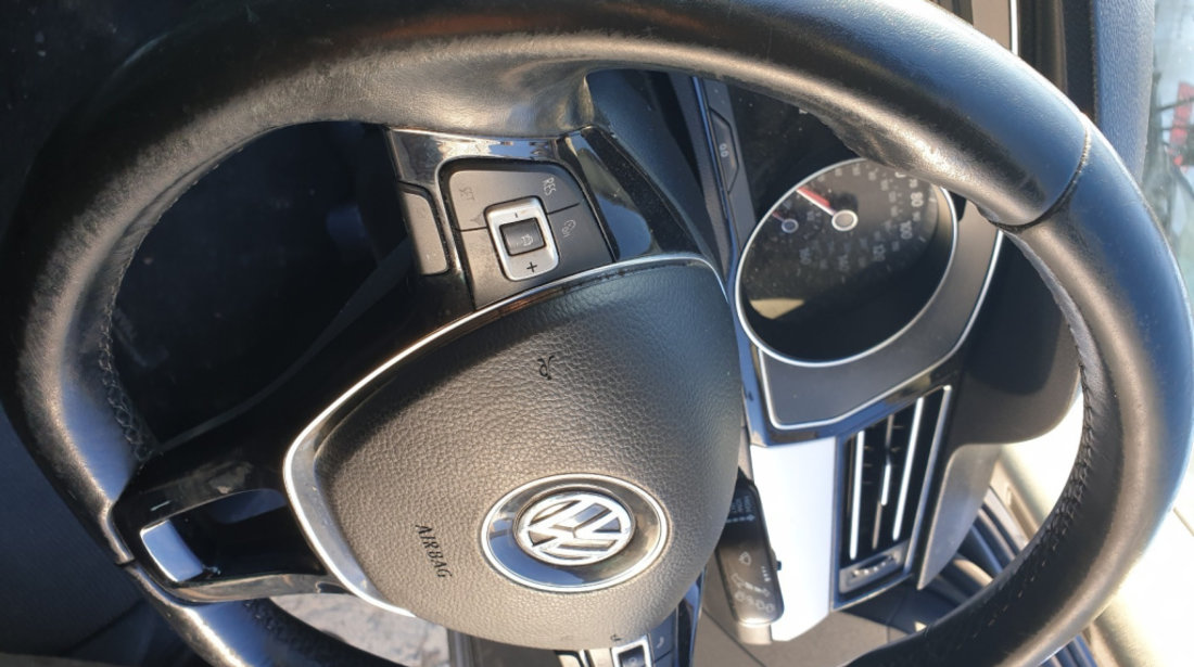 Buton Butoane Comanda Comenzi de pe Volan Volkswagen Passat B8 Break Combi 2014 - 2023 [C3946]