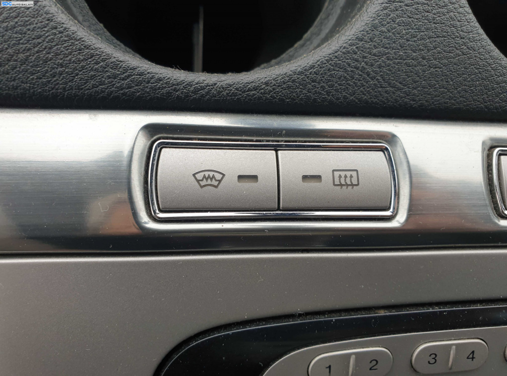 Buton Butoane Degivrare Incalzire Geam Sticla Parbriz Luneta Ford S-Max 2006 - 2014 [K5202]