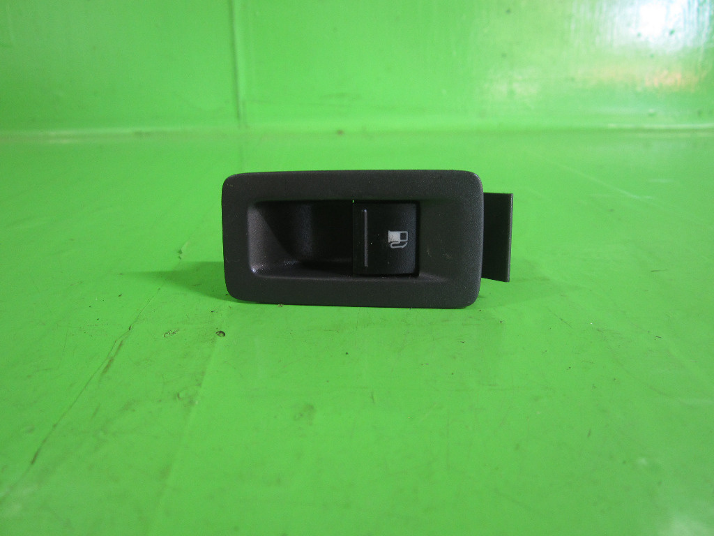 BUTON / COMANDA DESCHIDERE USITA REZERVOR VW GOLF 5 PLUS FAB. 2006 - 2009 ⭐⭐⭐⭐⭐