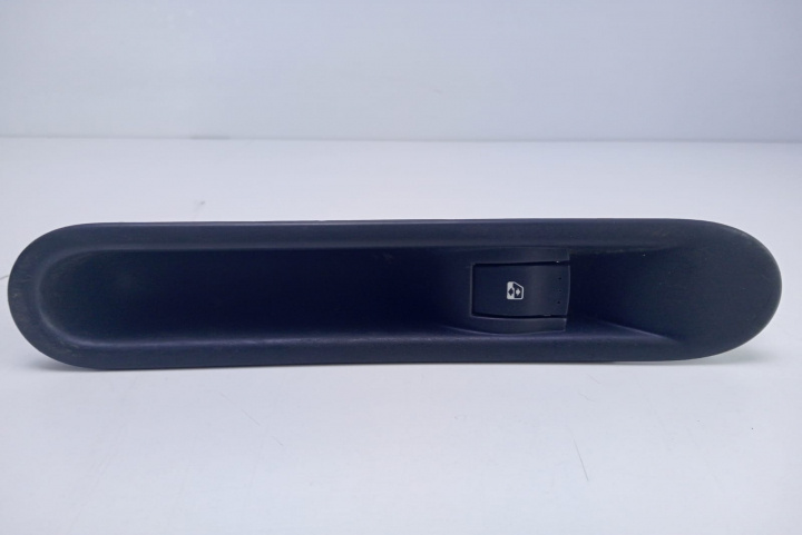 Buton comanda geam dreapta 8200327947 Renault Laguna 2 [2001 - 2005]