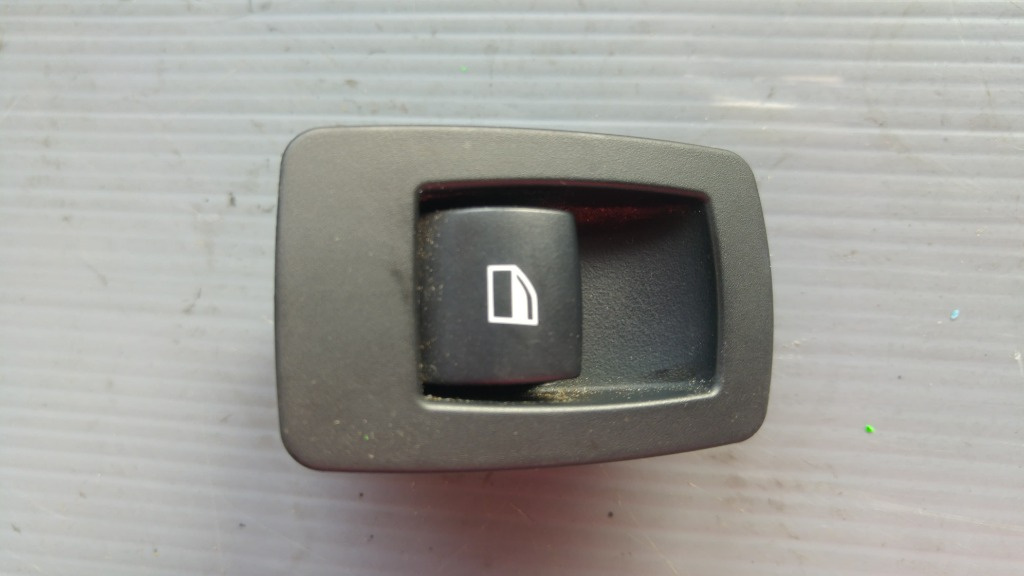 Buton comanda geam electric dreapta fata bmw seria 3 e90 6945874