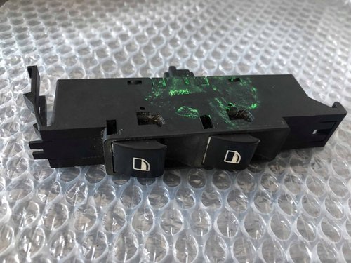 Buton comanda geam stanga fata bmw seria 3 e46 03120620