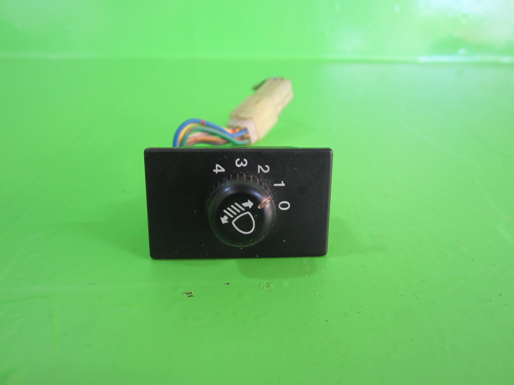 BUTON / COMANDA REGLAJ FARURI / LUMINI SUZUKI VITARA 4x4 FAB. 1988 – 2002 ⭐⭐⭐⭐⭐