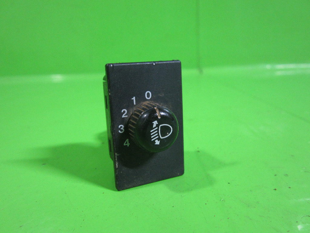 BUTON / COMANDA REGLAJ FARURI / LUMINI SUZUKI VITARA 4x4 FAB. 1988 – 2002 ⭐⭐⭐⭐⭐