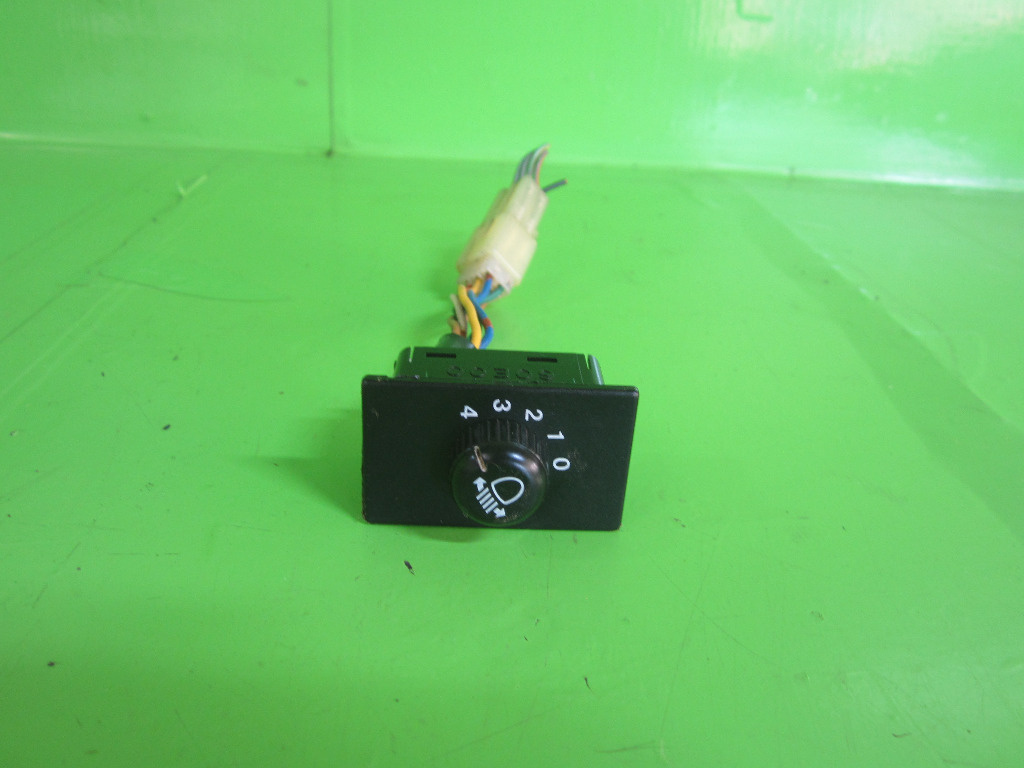 BUTON / COMANDA REGLAJ FARURI / LUMINI SUZUKI VITARA 4x4 FAB. 1988 – 2002 ⭐⭐⭐⭐⭐