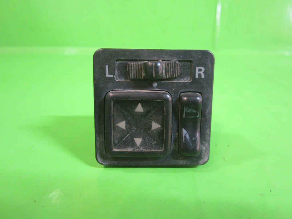 BUTON / COMANDA REGLAJ OGLINZI CU RABATARE MITSUBISHI PAJERO 2 4x4 FAB. 1991 - 1999 ⭐⭐⭐⭐⭐