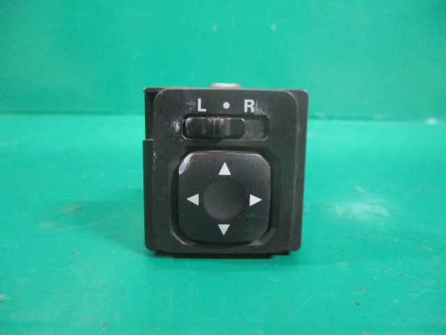 BUTON / COMANDA REGLAJ OGLINZI MITSUBISHI PAJERO PININ FAB. 1999 – 2007 ⭐⭐⭐⭐⭐