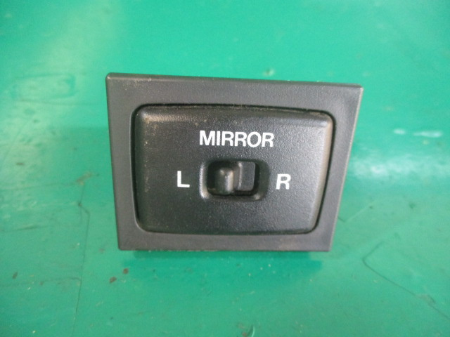 BUTON / COMANDA REGLAJ OGLINZI SUZUKI VITARA 4x4 FAB. 1988 – 2002 ⭐⭐⭐⭐⭐