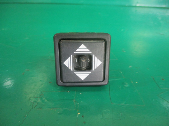 BUTON / COMANDA REGLAJ OGLINZI SUZUKI VITARA 4x4 FAB. 1988 – 2002 ⭐⭐⭐⭐⭐