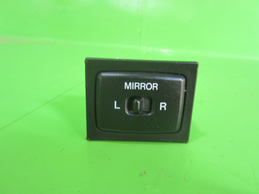 BUTON / COMANDA REGLAJ OGLINZI SUZUKI VITARA 4x4 FAB. 1988 – 2002 ⭐⭐⭐⭐⭐