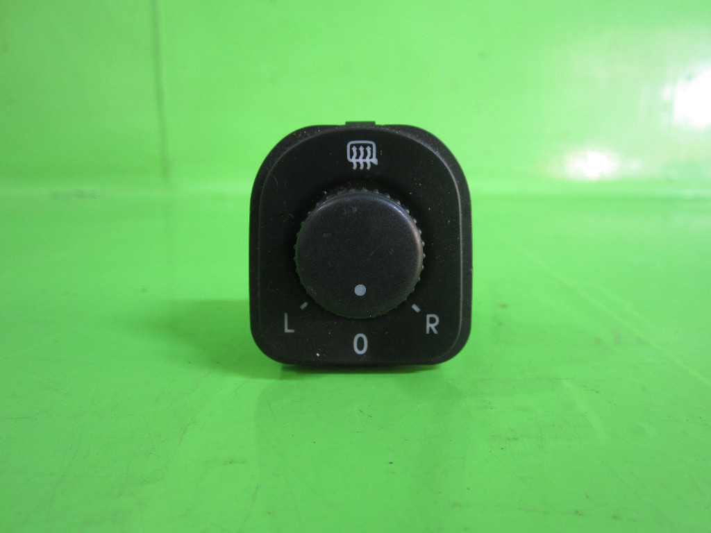 BUTON / COMANDA REGLAJ OGLINZI VW PASSAT B6 FAB. 2005 - 2010 ⭐⭐⭐⭐⭐