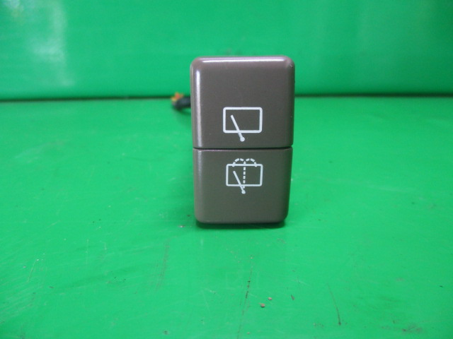 BUTON / COMANDA STROPITOARE STERGATOR LUNETA GWM HOVER FAB. 2005 – 2008 ⭐⭐⭐⭐⭐